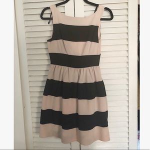 🚫SOLD🚫 B. Darlin dress beige/black